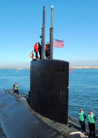 USS Topeka prepares for mooring